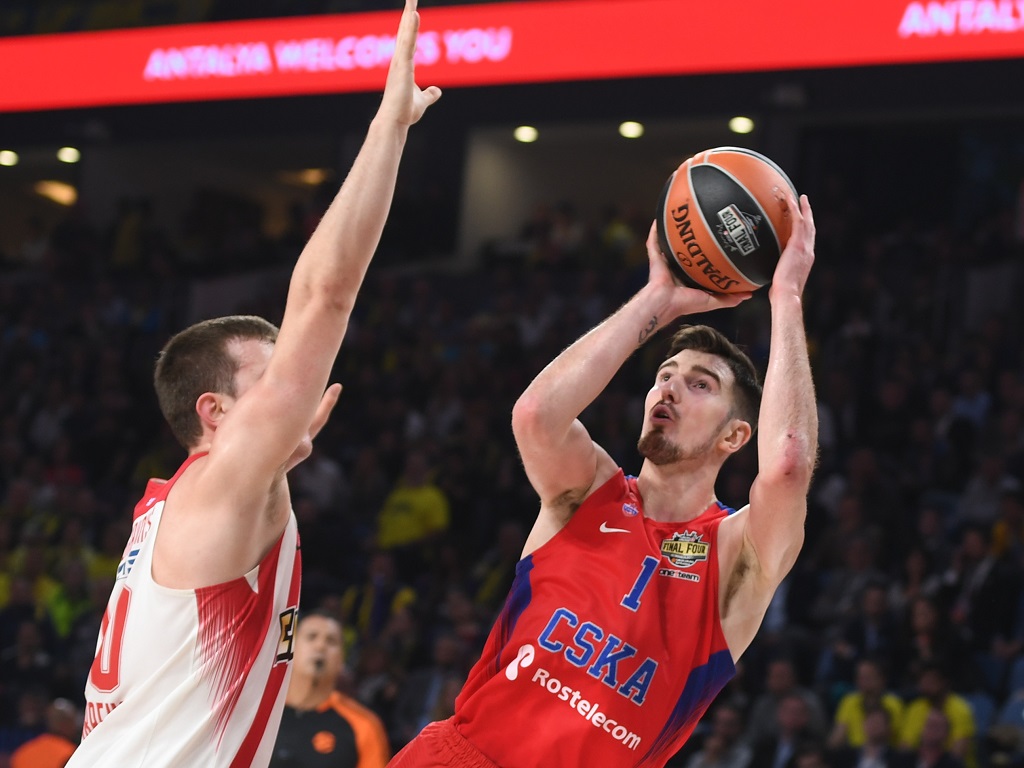 Nando De Colo