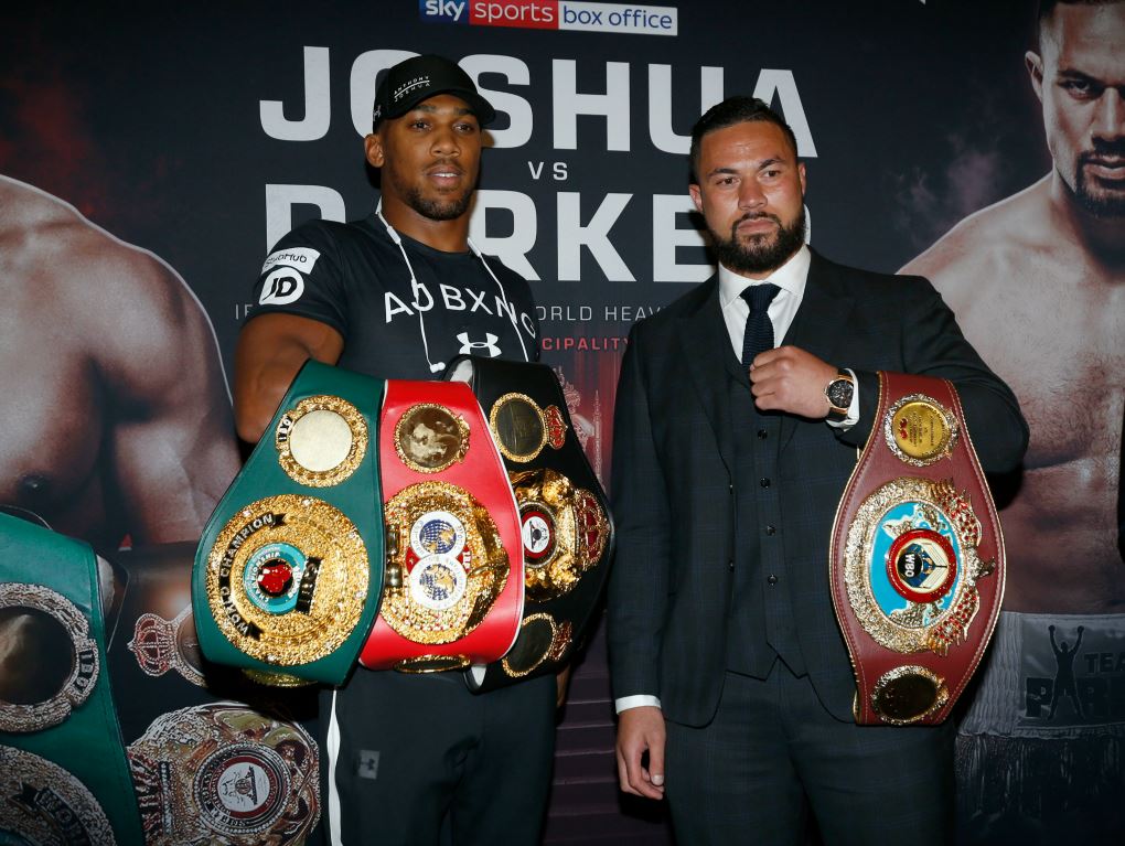 Anthony Joshua (à gauche) et Joseph Parker