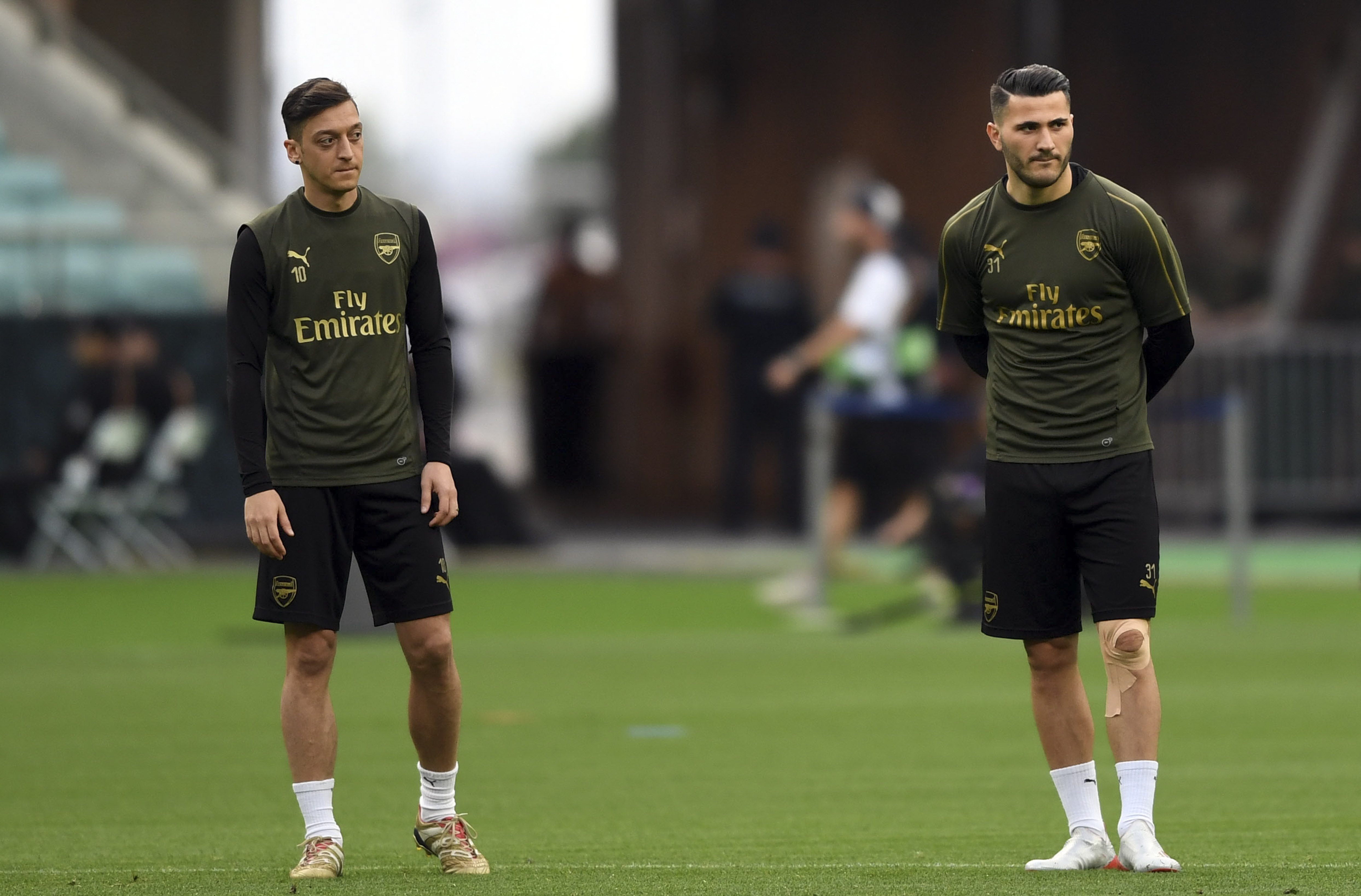 Les joueurs d’Arsenal Özil et Kolasinac au cœur d’une guerre de gangs ?