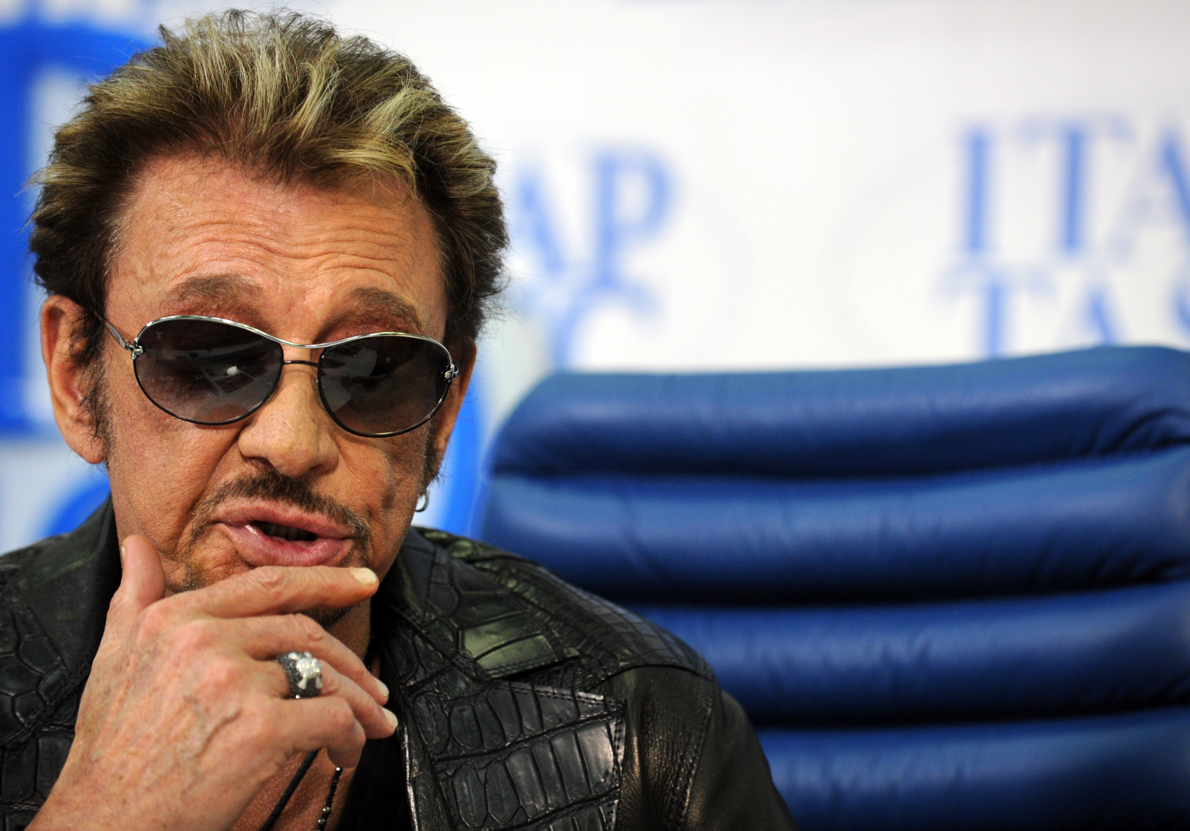 Poches percées et démêlés fiscaux: Johnny Hallyday et l'argent