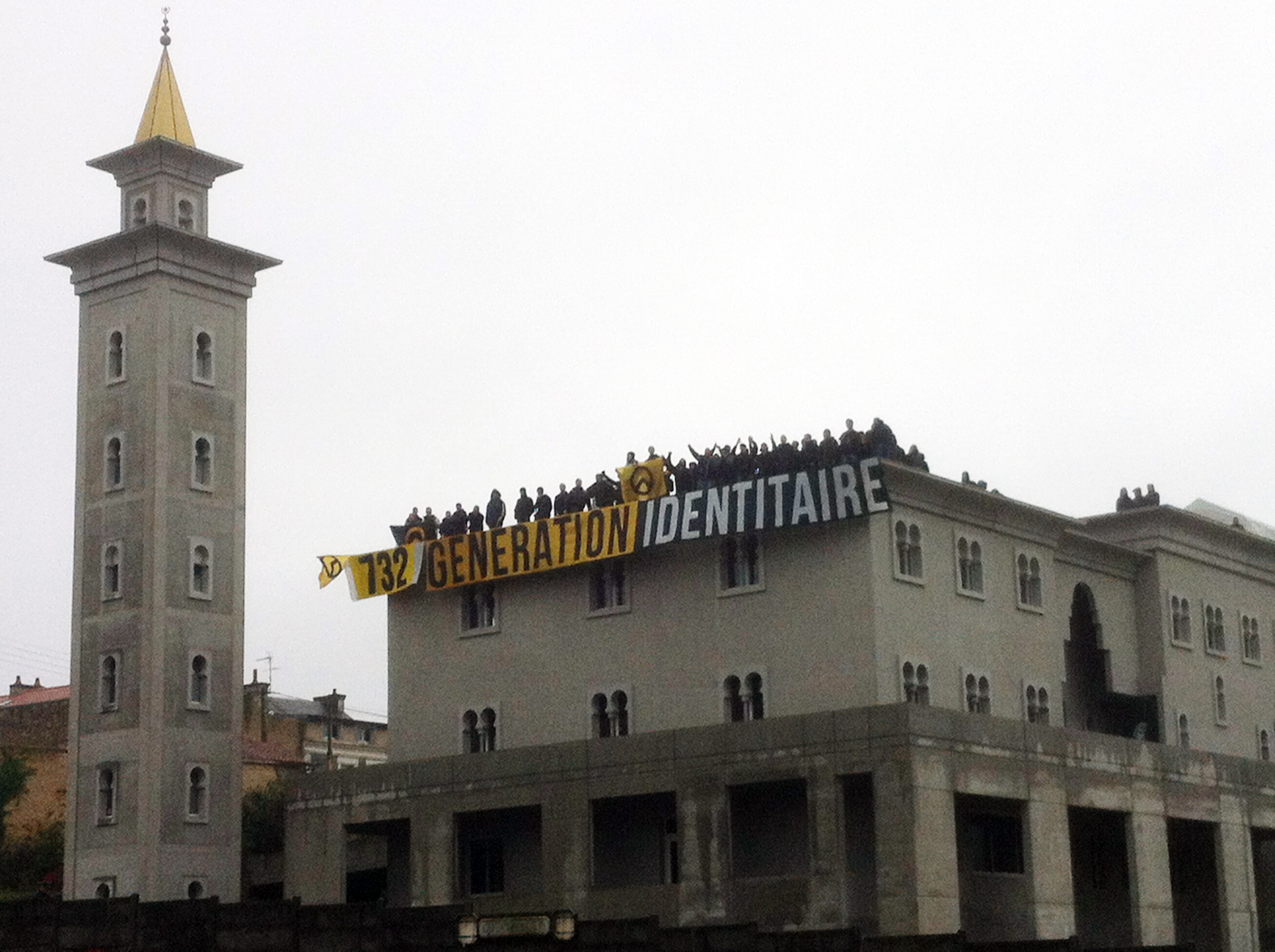 Occupation de la mosquée de Poitiers: prison avec sursis pour cinq jeunes