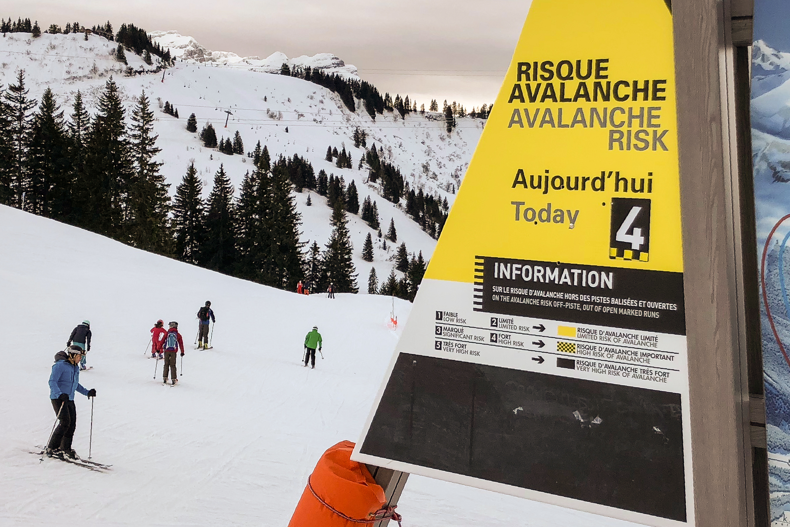 Pyrénées: une avalanche emporte un jeune skieur de 19 ans