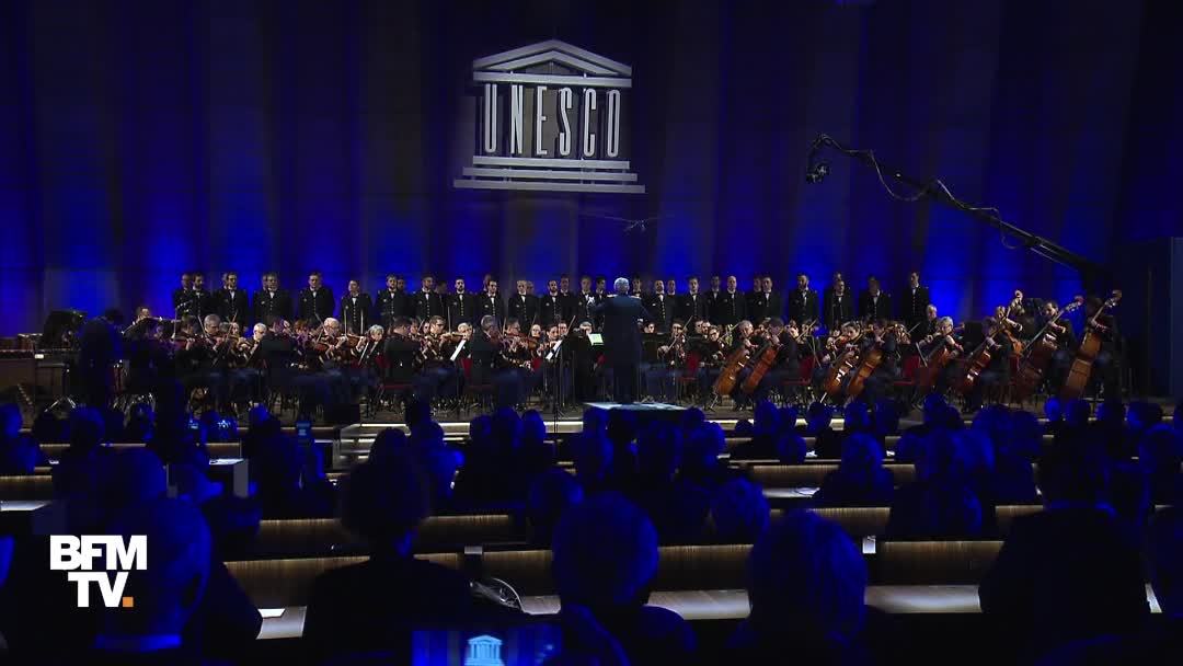 EN VIDEO - L’orchestre symphonique de la Garde républicaine rend hommage à Johnny Hallyday
