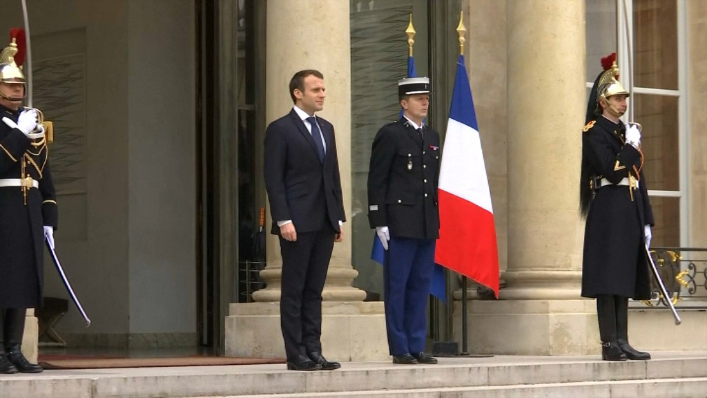 EN VIDEO - 44% des Français jugent l'action d'Emmanuel Macron décevante