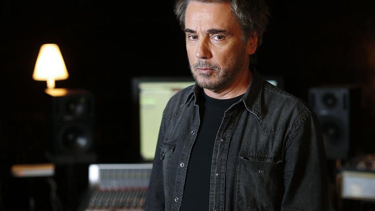 Jean-Michel Jarre en studio à Bougival, en septembre 2015