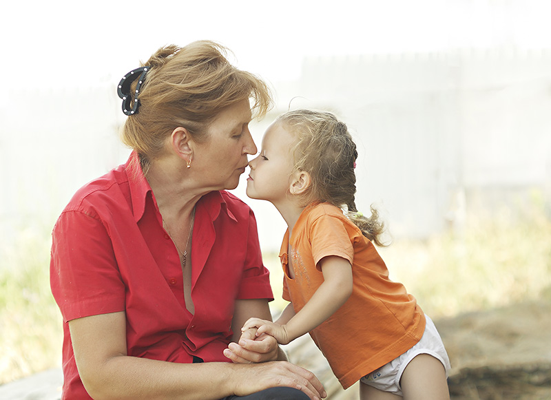 Le "bisou magique" des parents aurait de réelles propriétés curatives