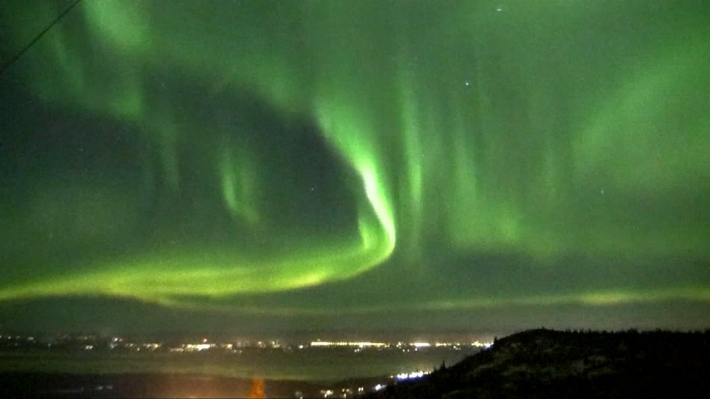 EN VIDEO - Cette magnifique aurore boréale danse dans le ciel de l’Alaska