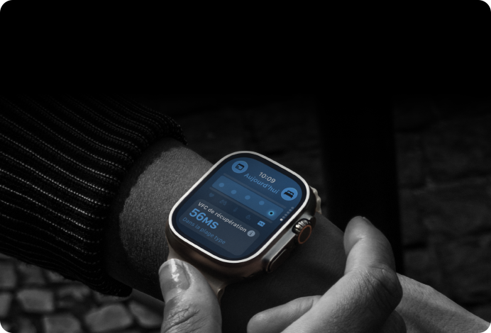 Une personne portant une Apple Watch Ultra 4 au poignet, Signes vitaux diurnes en écart léger