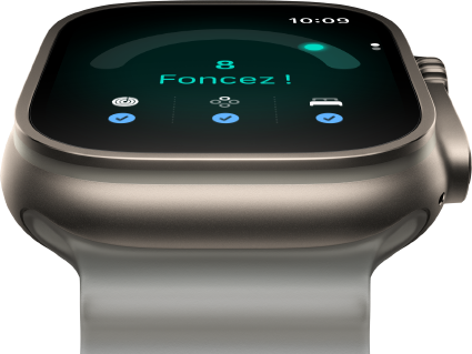 Apple Watch Ultra 4, boîtier en titane, finition naturelle, score de préparation de 8, côté droit, Digital Crown, bouton latéral en saillie, Bracelet Océan, gris translucide