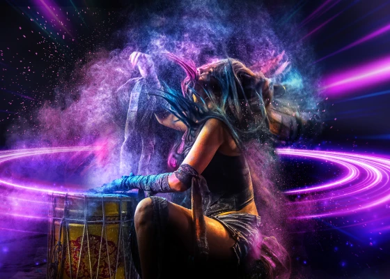 Illustration d'une femme jouant du tambour sur fond coloré