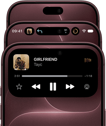 Trois iPhone 18 Pro bordeaux disposés en éventail pour montrer différents modes de Dynamic Island : désactivé, réduit, agrandi