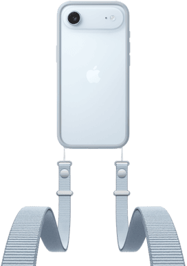 iPhone Air, face arrière, coloris bleu ciel, système caméra Fusion vers le haut, logo Apple centré, dans une coque Bumper gris clair attachée à une Bandoulière