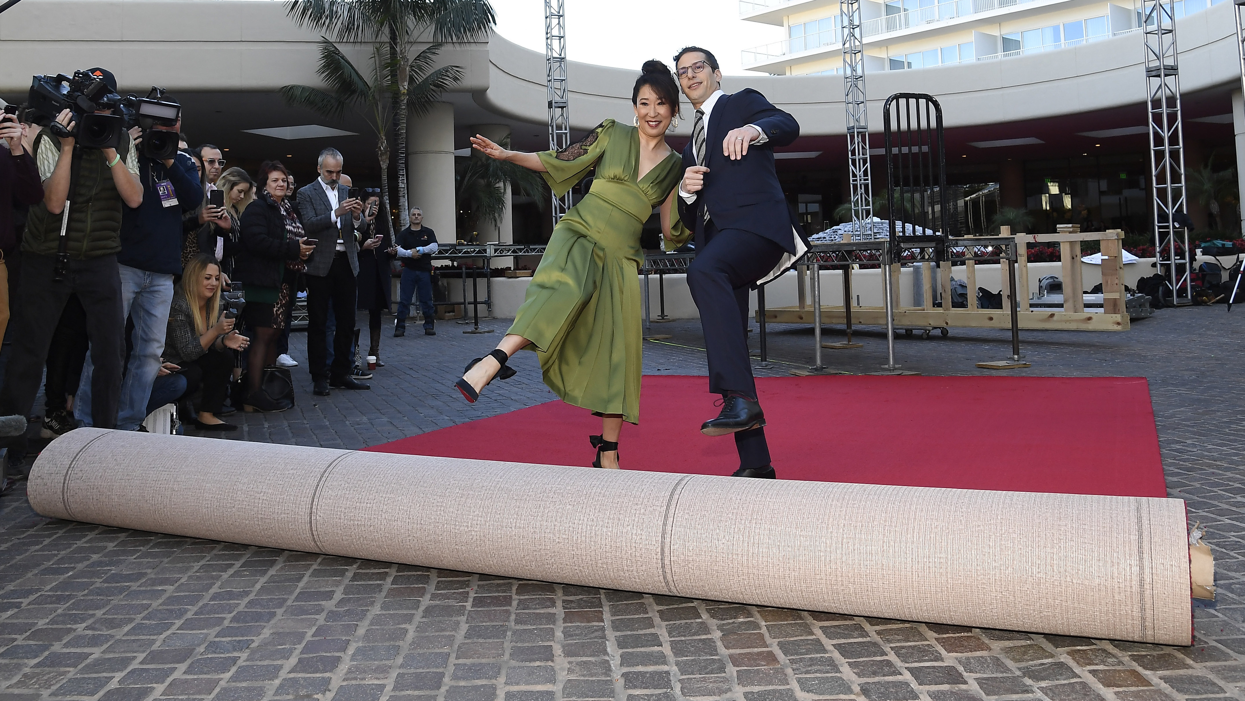 Sandra Oh et Andy Samberg vont présenter les Golden Globes