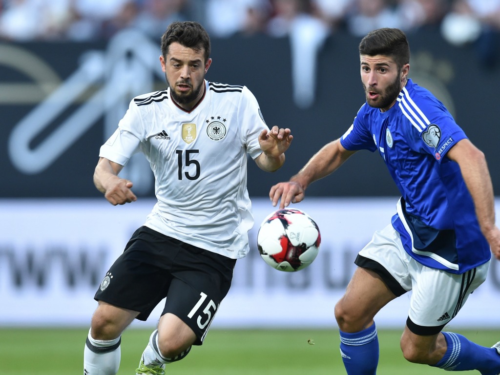 Amin Younes (à gauche) et ses faux-airs de Bernardo Silva