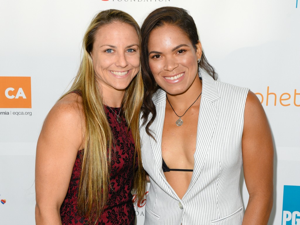 Nina Ansaroff (à gauche) et Amanda Nunes
