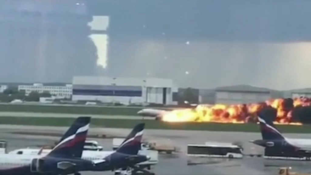 Russie : ce que l'on sait de l'accident qui a fait 41 morts après l'atterrissage d'un avion