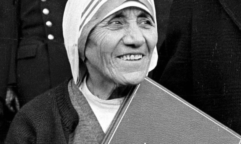 canonisation de mere teresa ment devient on un saint