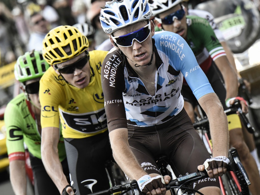 Romain Bardet devant Chris Froome