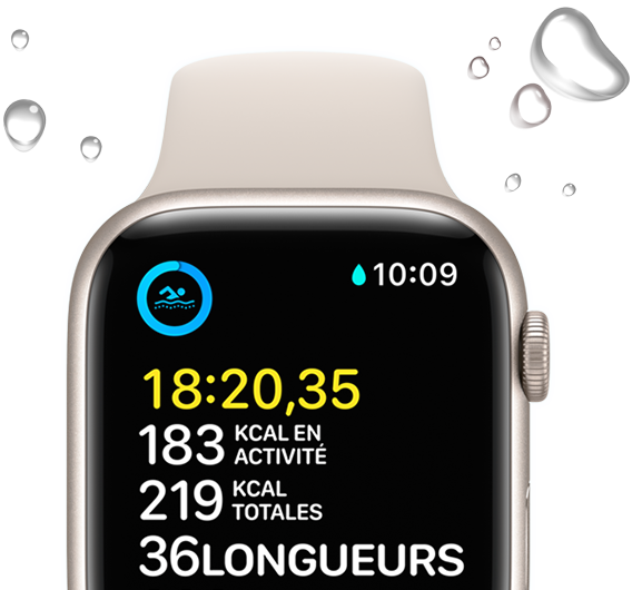 Apple Watch SE montrant l’écran de l’exercice Nage en eau libre. Des gouttes d’eau entourent l’appareil