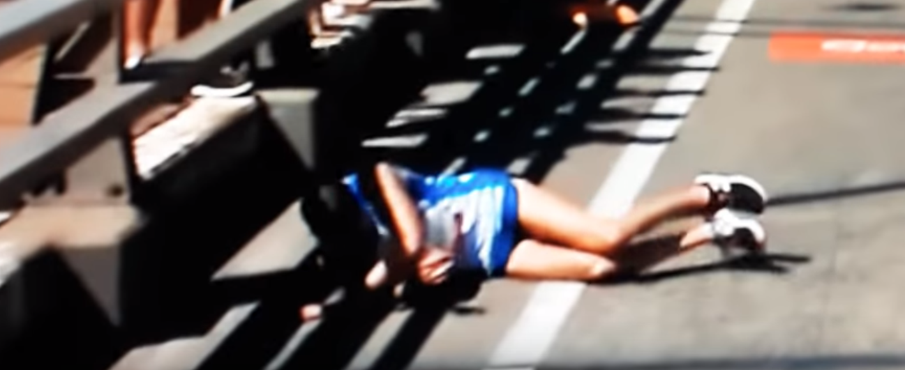 EN VIDEO - L'impressionnante chute d'un marathonien en pleine course