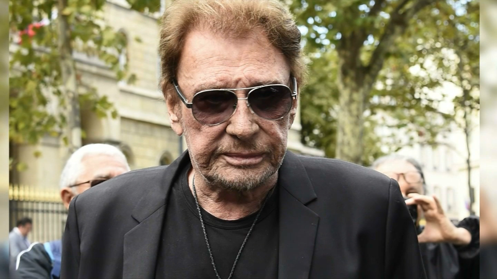 La question du jour - Johnny Hallyday, est-ce qu'on en fait trop?