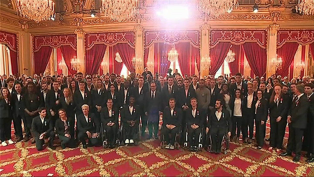 F.Hollande et les athlètes à l'Elysée