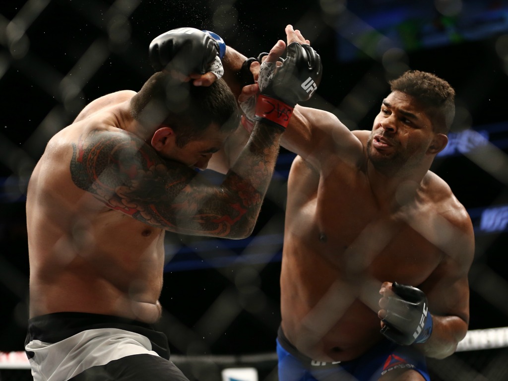 Alistair Overeem (à droite) face à Fabricio Werdum